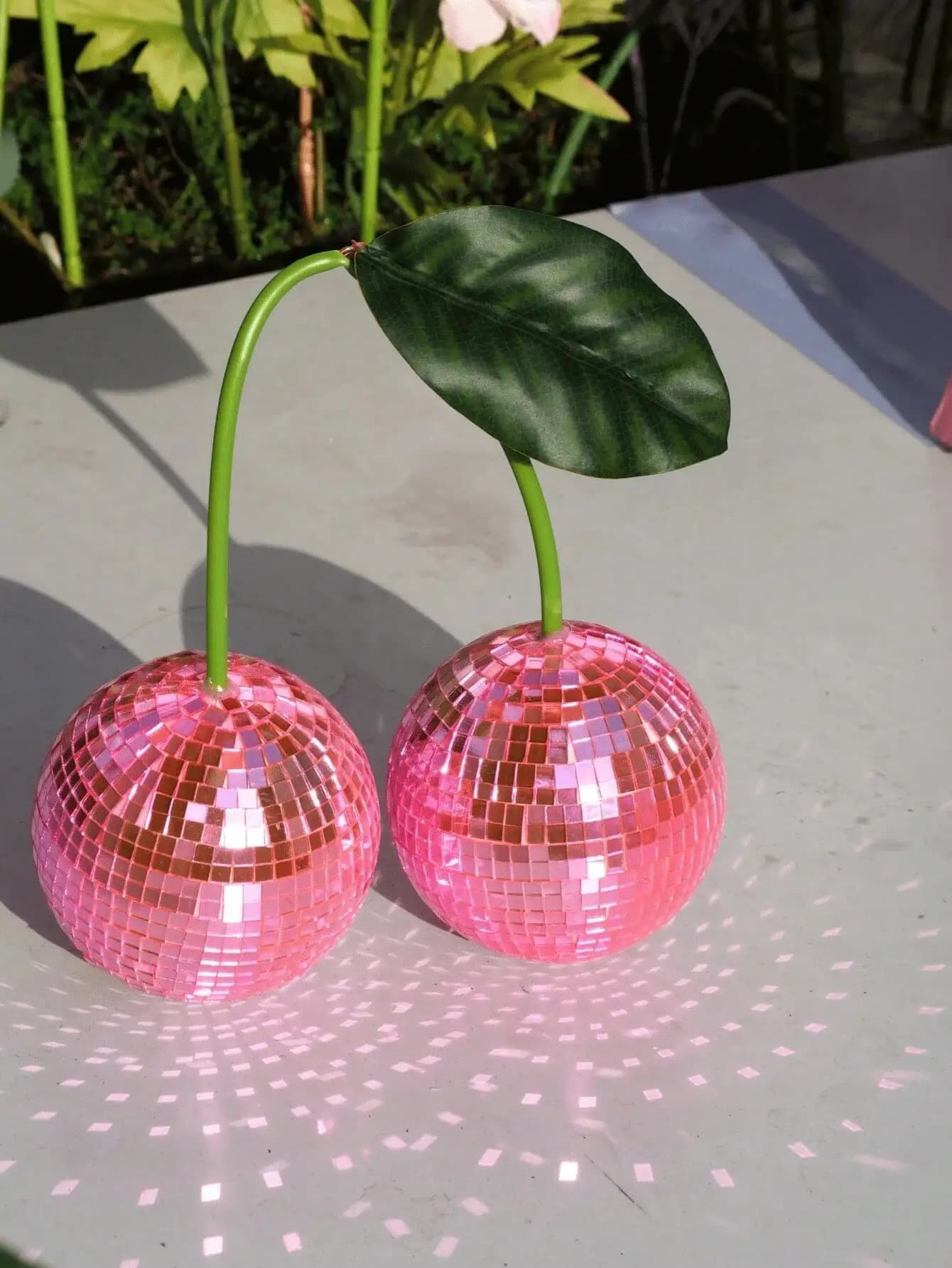 Les cerises disco sont utilisées pour la décoration murale