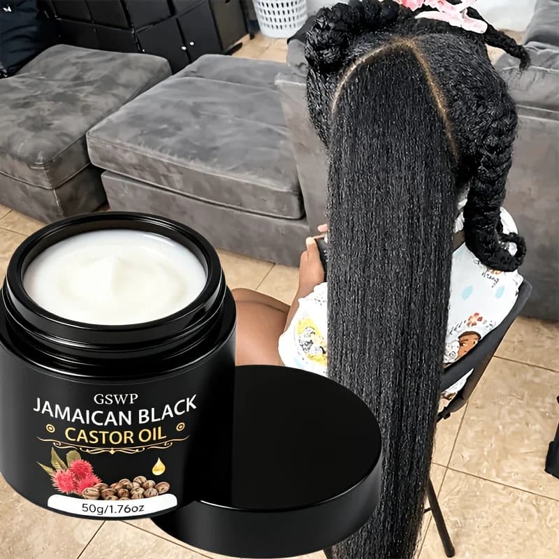 Crème pour boucles à l'huile de ricin GSWP. Hydrate en profondeur les cheveux bouclés, ajoute de la brillance, réduit les nœuds et contrôle les frisottis. 50g/100g