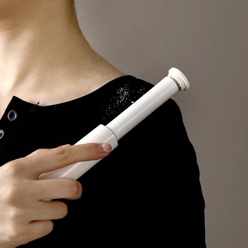 Mini rouleau à peluches Portable pour vêtements, épilation des poils d'animaux, pulls en laine sans statique, brosse de toilettage pour voiturettes