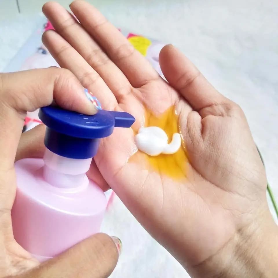 Huile Essentielle pour le Corps de Thaïlande, Huile Hydratante pour le Corps pour une Peau Lisse, Soin Nourrissant pour la Peau avec des Acides de Fruits, Aide à Adoucir la Peau Sèche