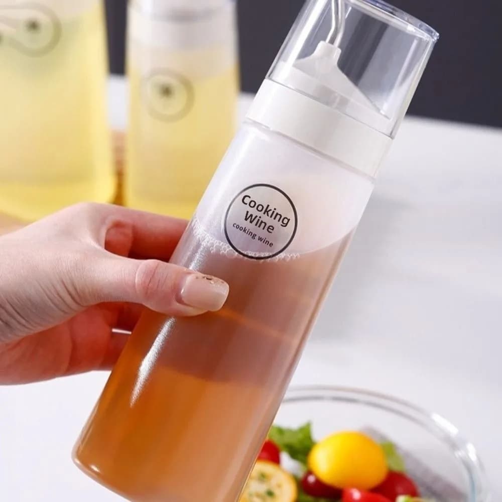 Bouteille à condiments en plastique pratique