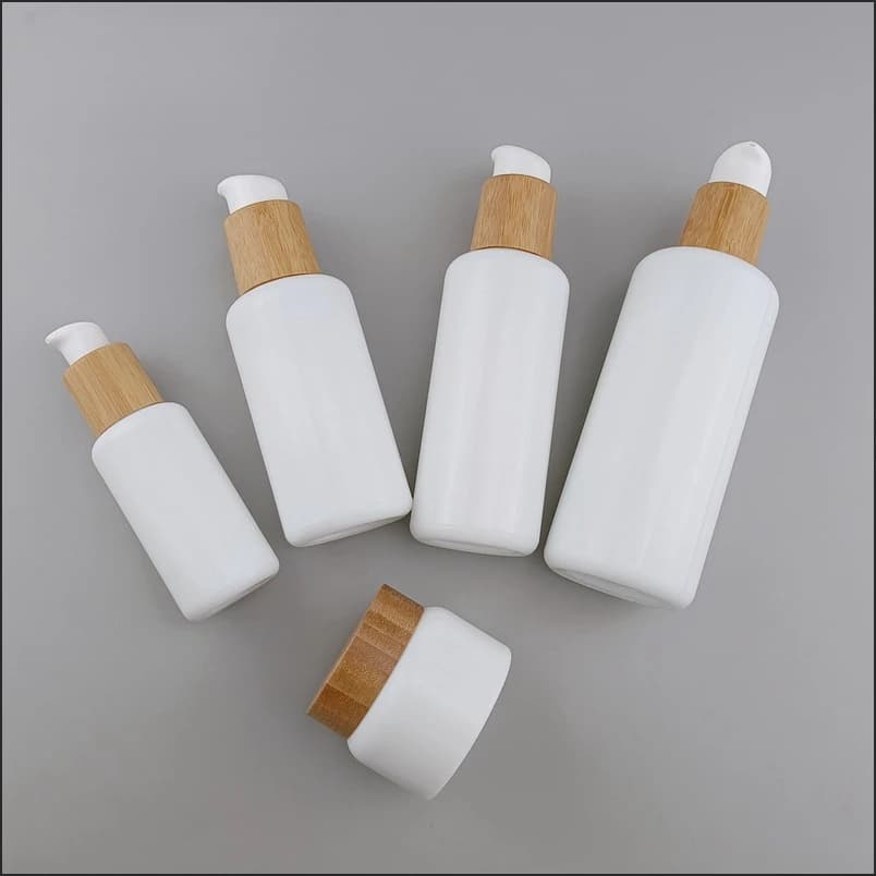 Bouteille à pompe à couvercle en bambou