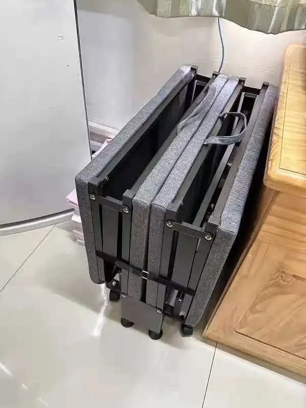 Lit pliant, meubles de lit d'invité portables, lit pliant avec 360 °   Matelas en mousse à mémoire de forme à roulettes pour le bureau, la maison, l'hôpital, le camping