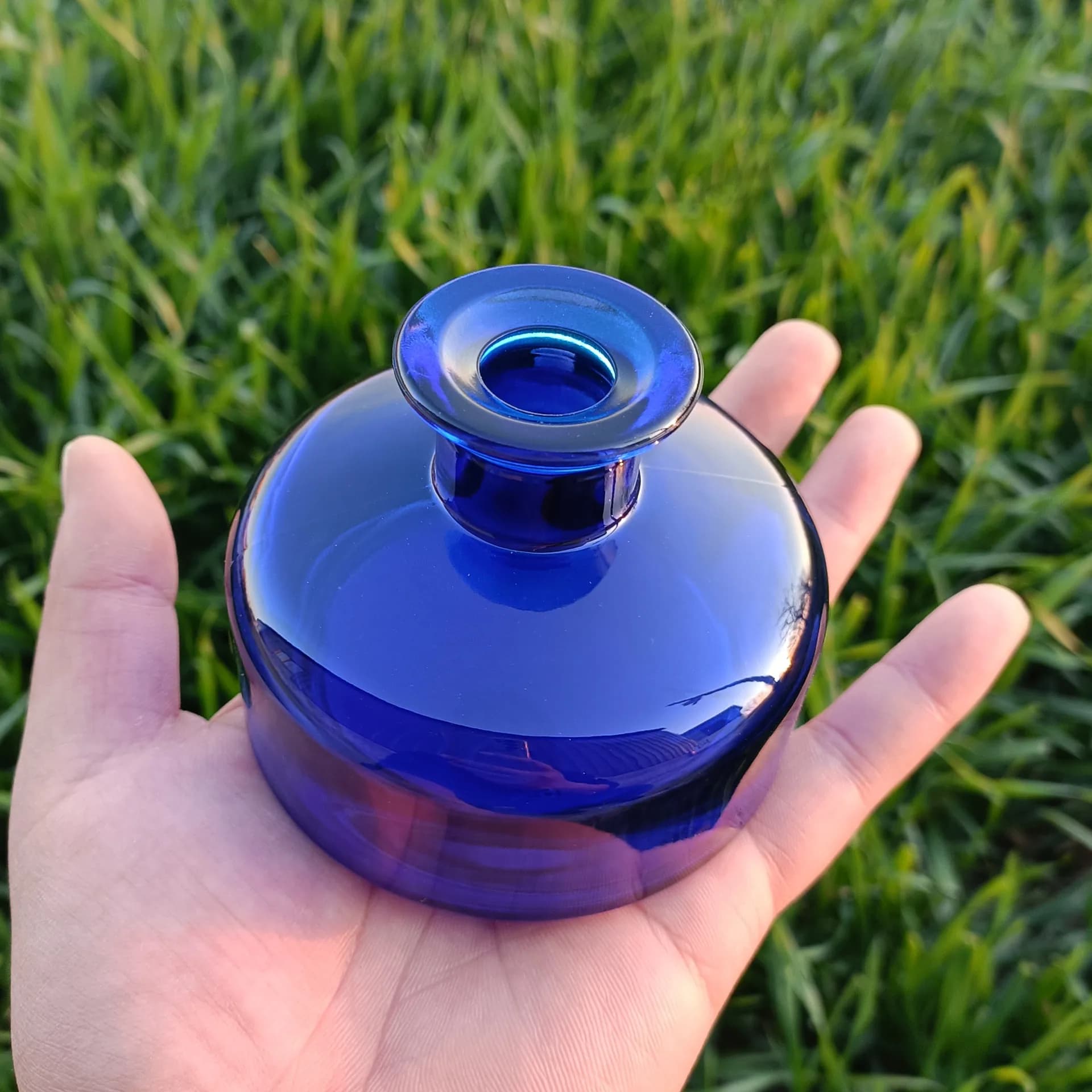 Bouteille d'aromathérapie de 150ml, récipient d'huile essentielle rechargeable en verre saphir noir brillant