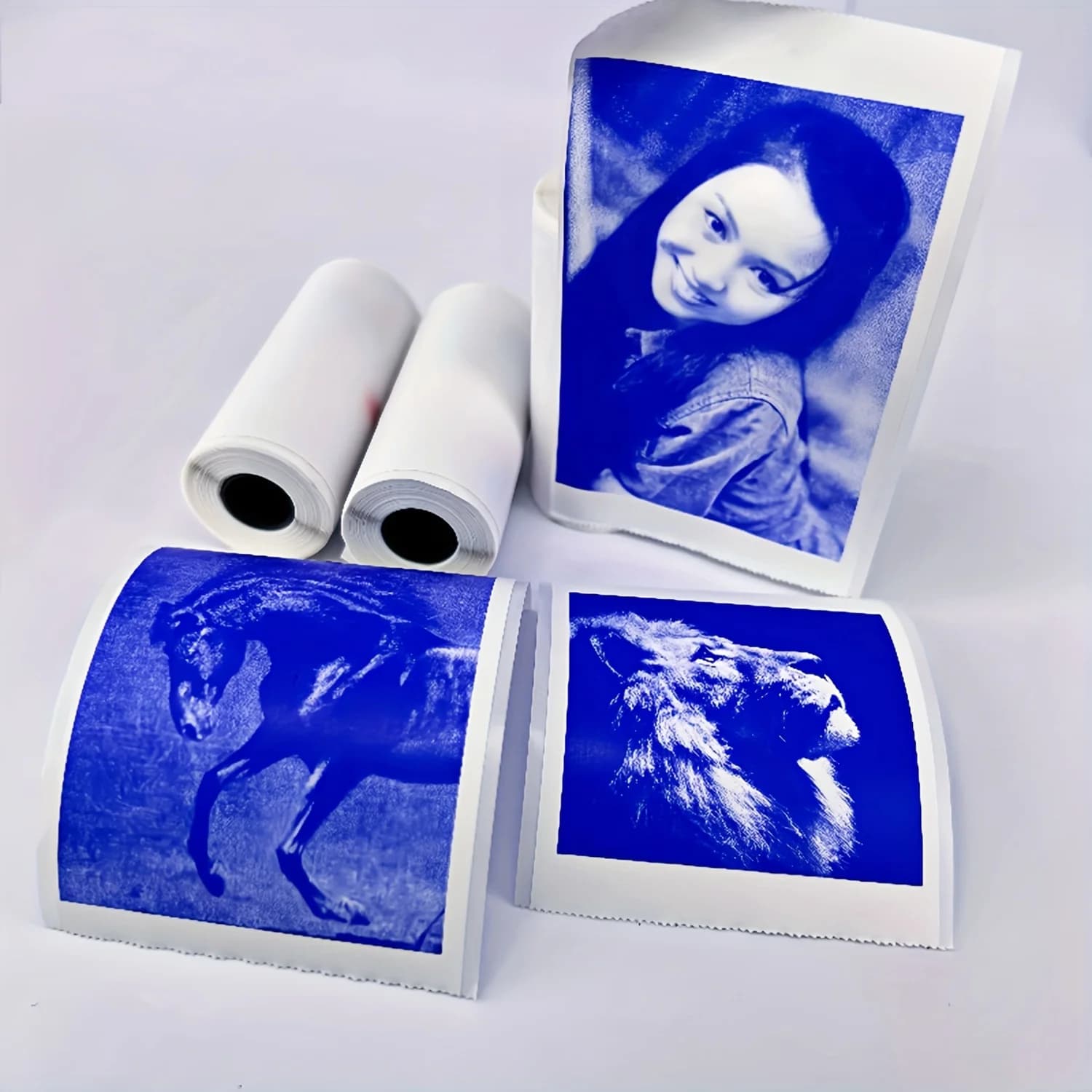 Rouleau de papier autocollant thermique bleu