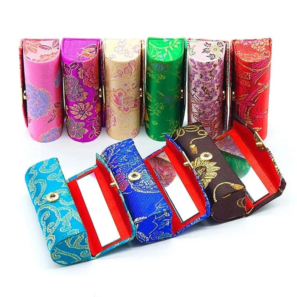 Boîtes de rangement en Satin de soie, boîte de rangement de fleurs brodées, boîte de rouge à lèvres de couleur aléatoire, étui de rouge à lèvres, boîte d'emballage
