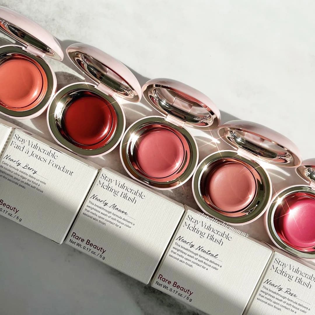 Rare beauté mat durable flou rebondissant fondant Blush Cushiony crème à poudre Blush liquide résistant à la sueur et à l'humidité