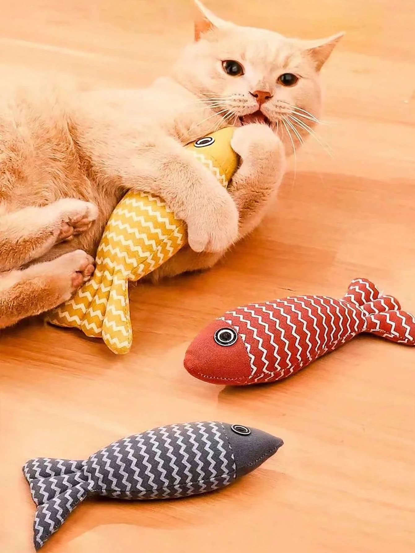 2 jouets pour chat, poisson à l'herbe à chat