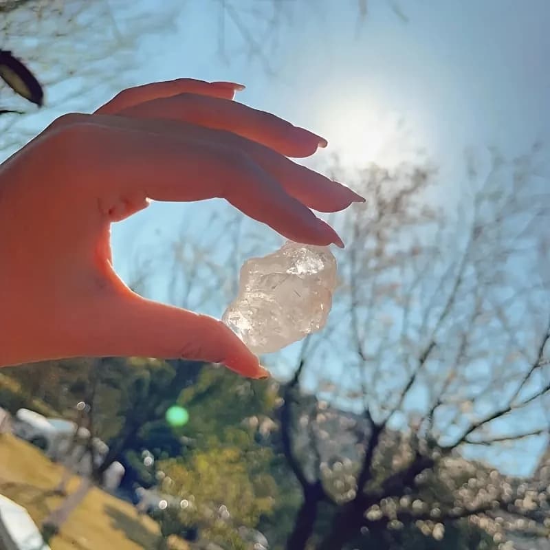 Pierres brutes de quartz transparent naturel