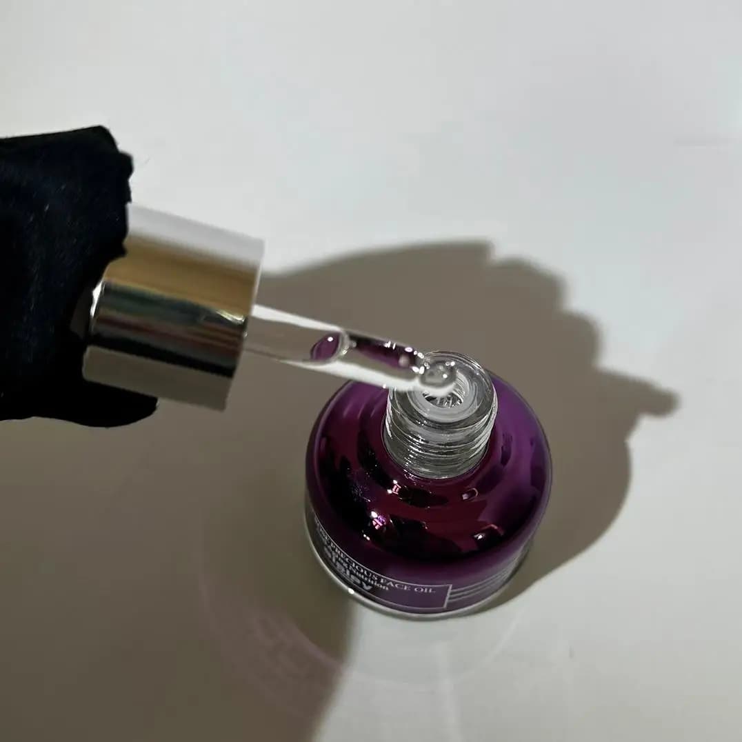 Huile pour le visage précieuse à la rose noire 25ml