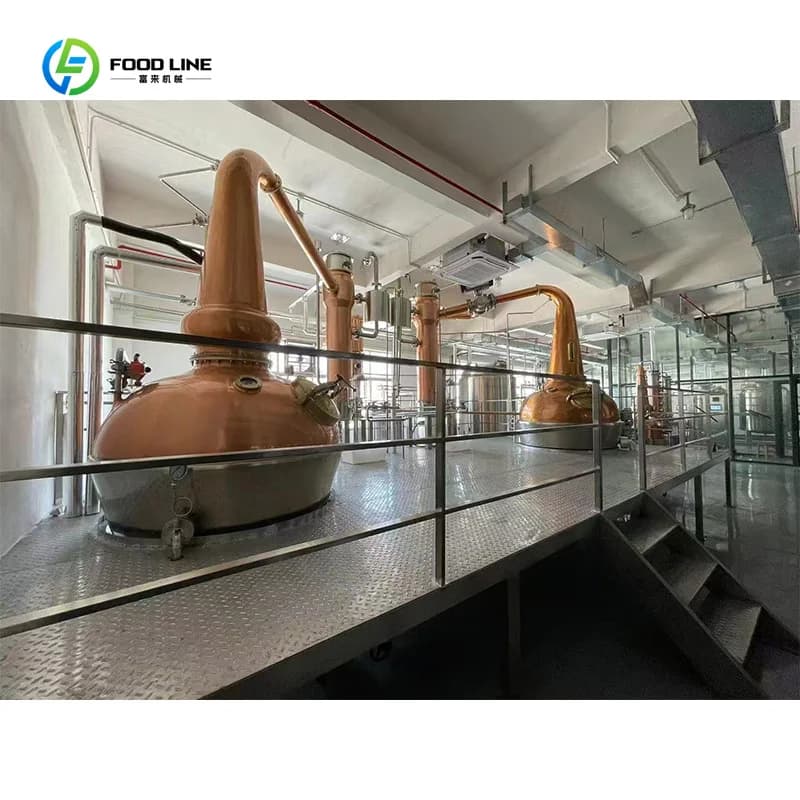 Alambic en cuivre multifonctionnel personnalisé de 300L, 500L, 1000L pour la fabrication de spiritueux de brasserie de malt