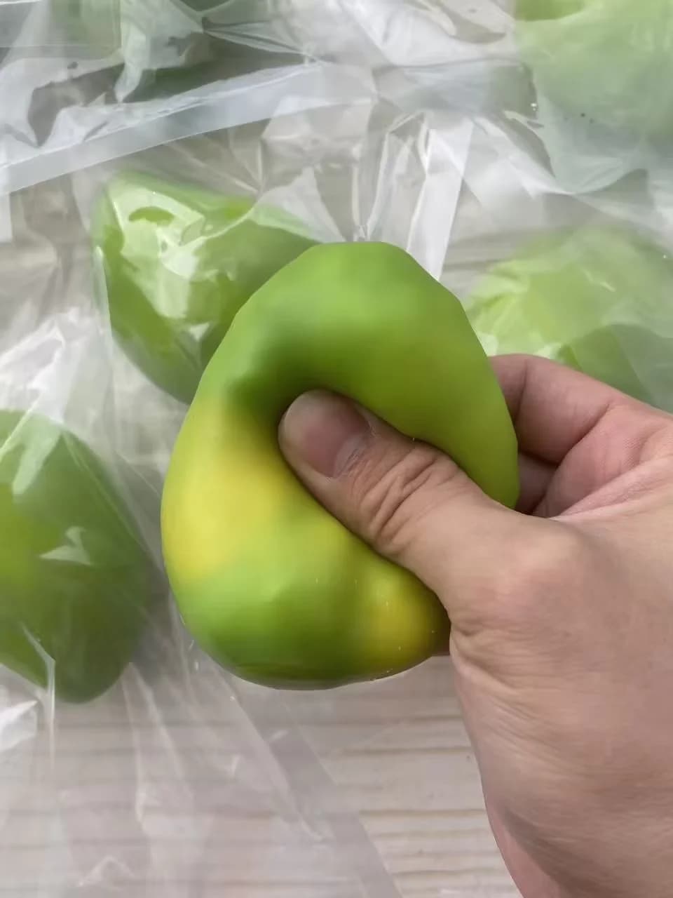 Balle anti-stress artisanale en forme de mangue croustillante, jouet fidget, balle à presser croustillante, blocs ronds rembourrés, jouets