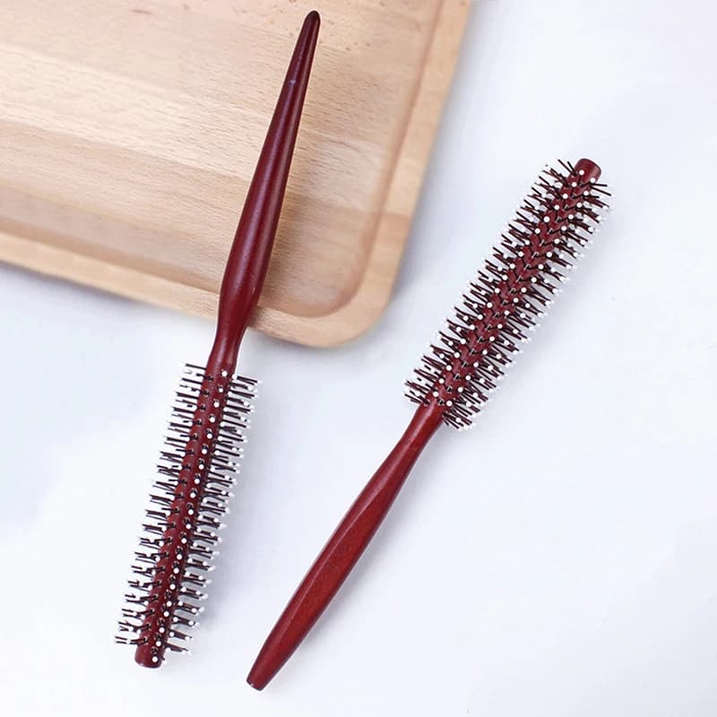 Brosse à cheveux ronde avec manche en bois