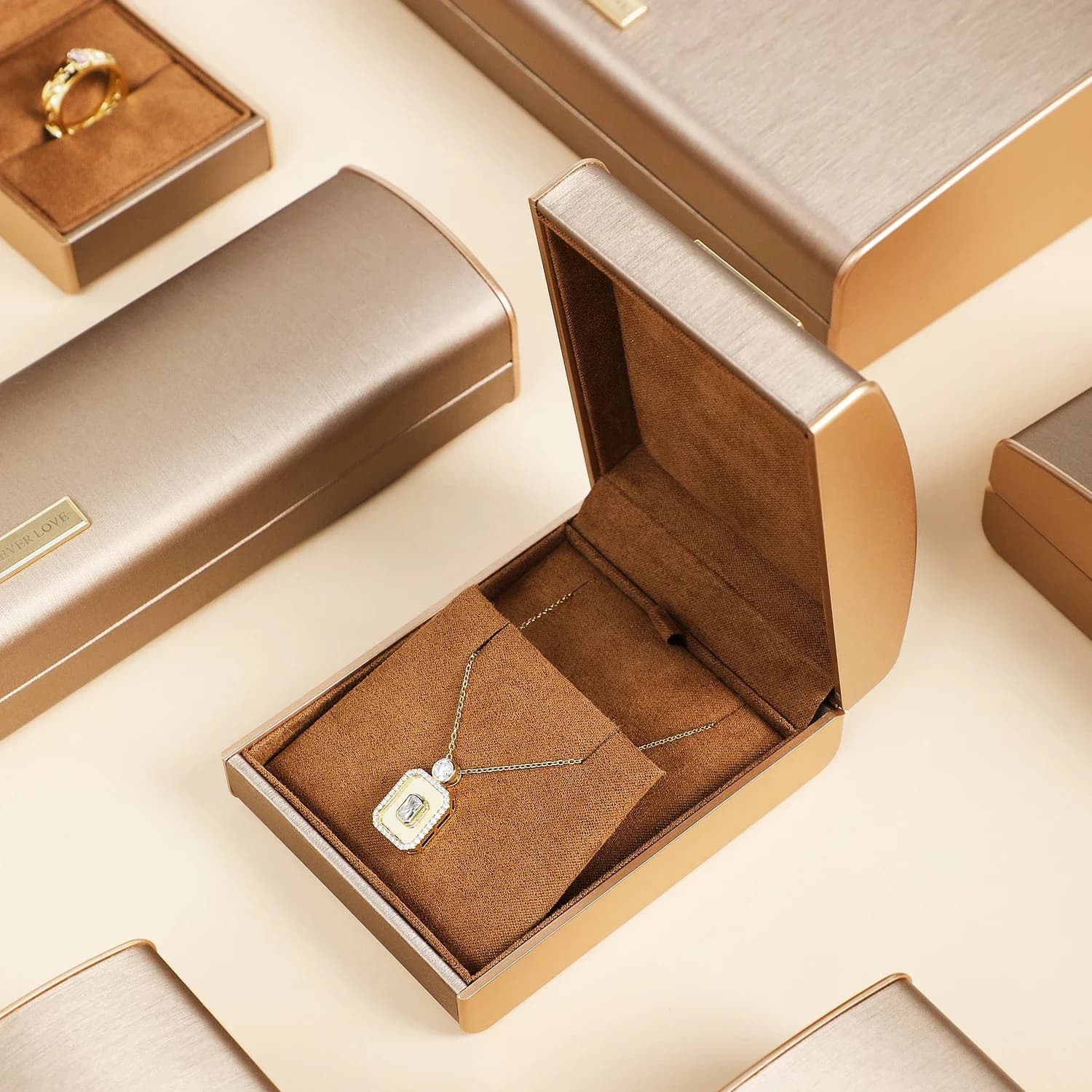 Boîte à bijoux de luxe légère