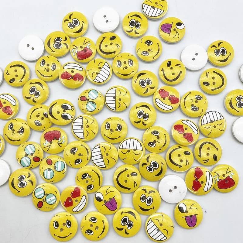 Nouveau 20mm une variété de boutons circulaires en bois dessin animé boutons visage souriant pour décoration de mariage accessoires de couture