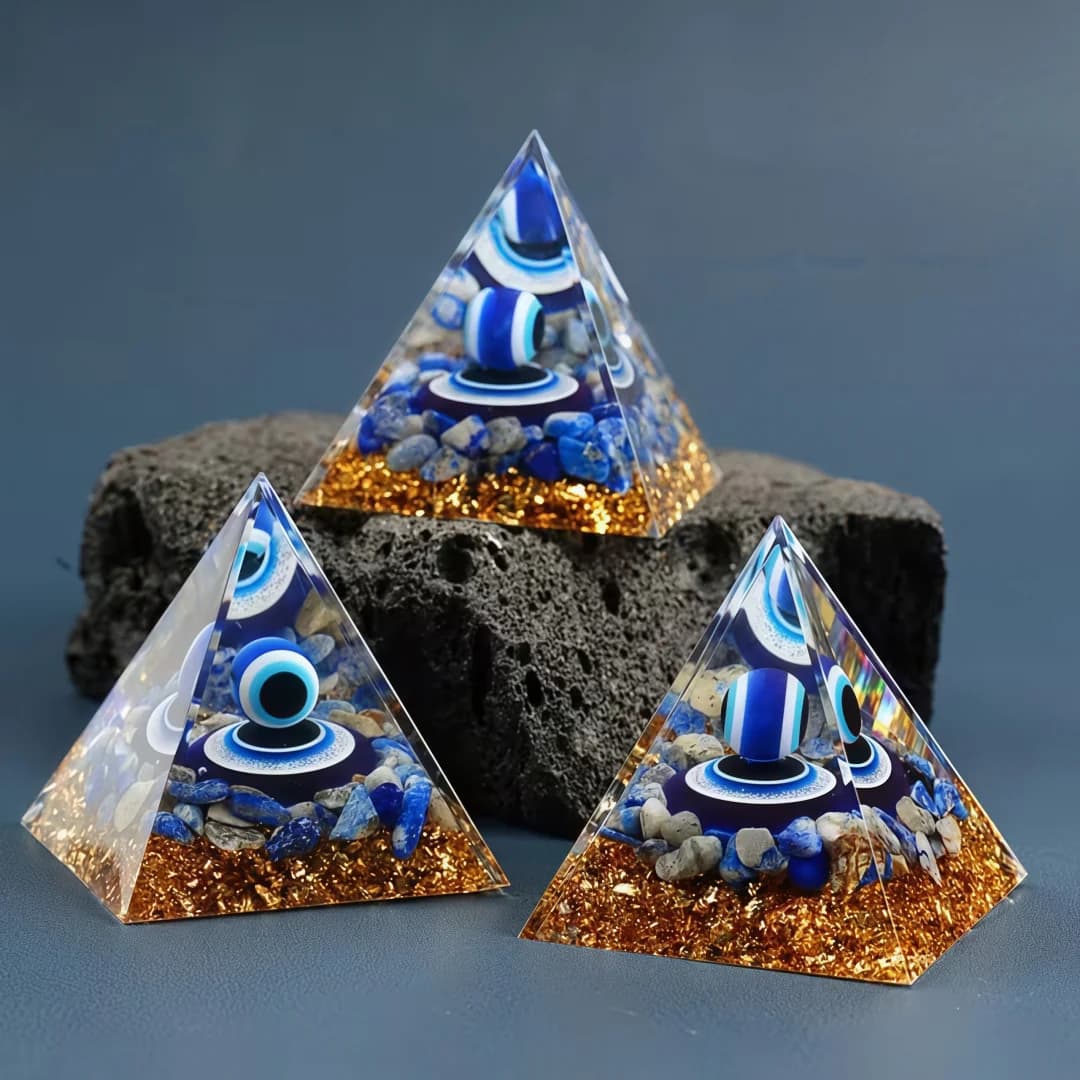 Pyramide d'orgone œil de l'ange en lapis-lazuli - Cristaux naturels et sphères de résine pour la décoration
