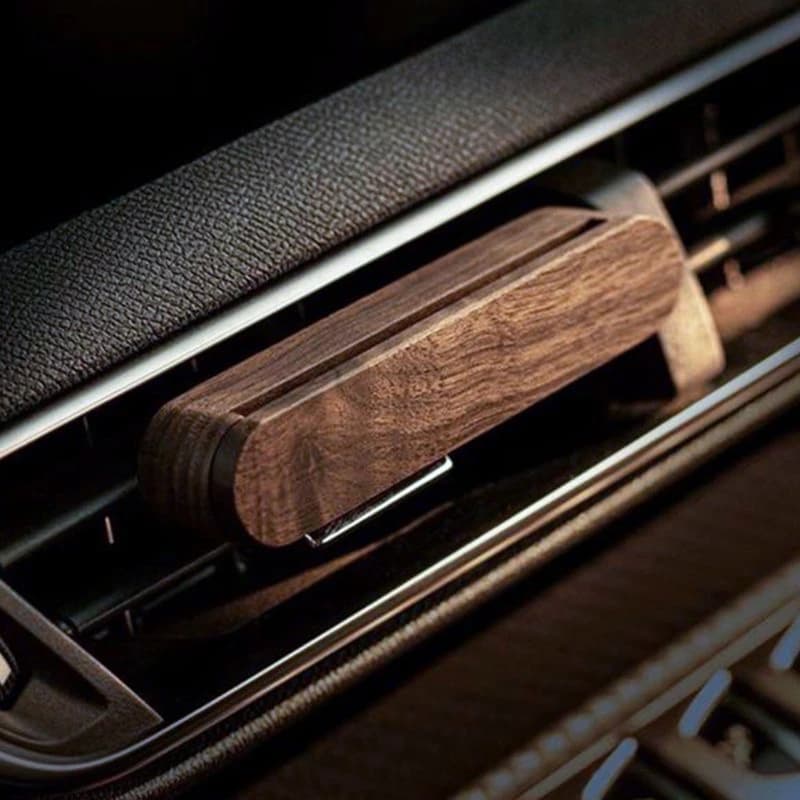Diffuseur de parfum pour voiture en bois à clipser sur grille d'aération avec 10 bâtonnets de recharge, arôme longue durée pour l'intérieur de la voiture, bois massif de qualité supérieure