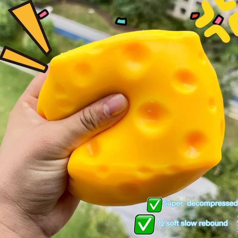 Jouet géant en forme de fromage à presser