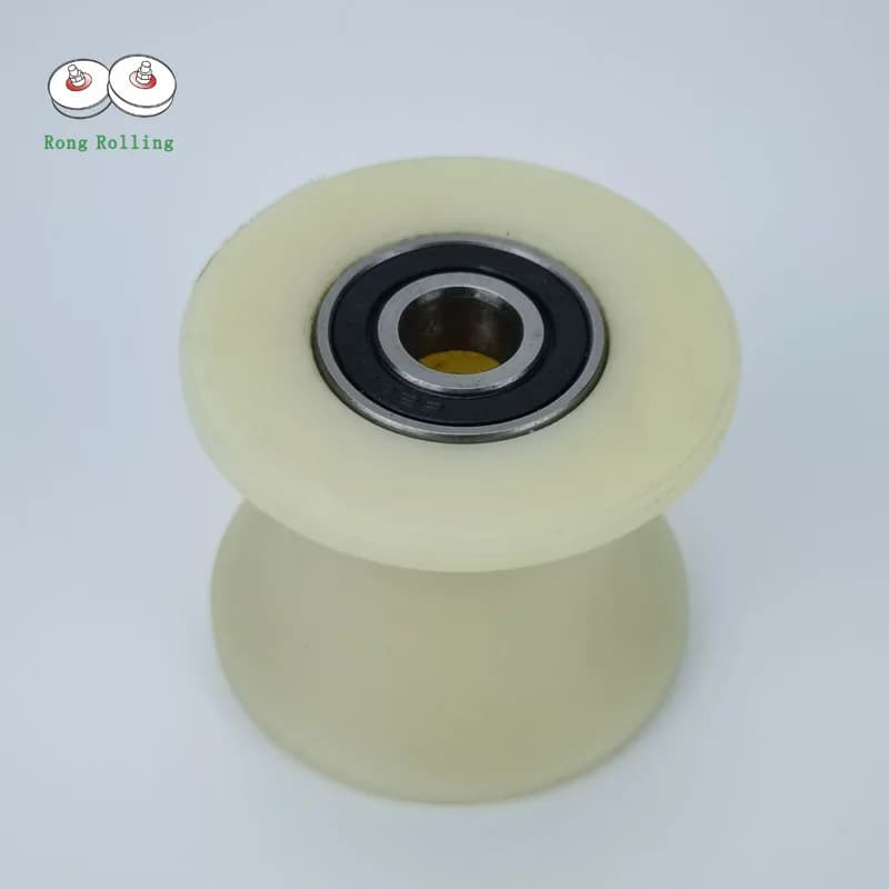 Rouleau coulissant en nylon rainuré