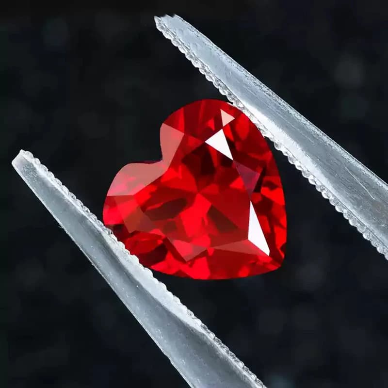 Pierres synthétiques rubis taille cœur de pigeon couleur rouge sang avec certificat pour la création de bijoux DIY et la personnalisation