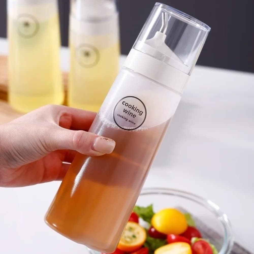 Bouteille à condiments en plastique pratique