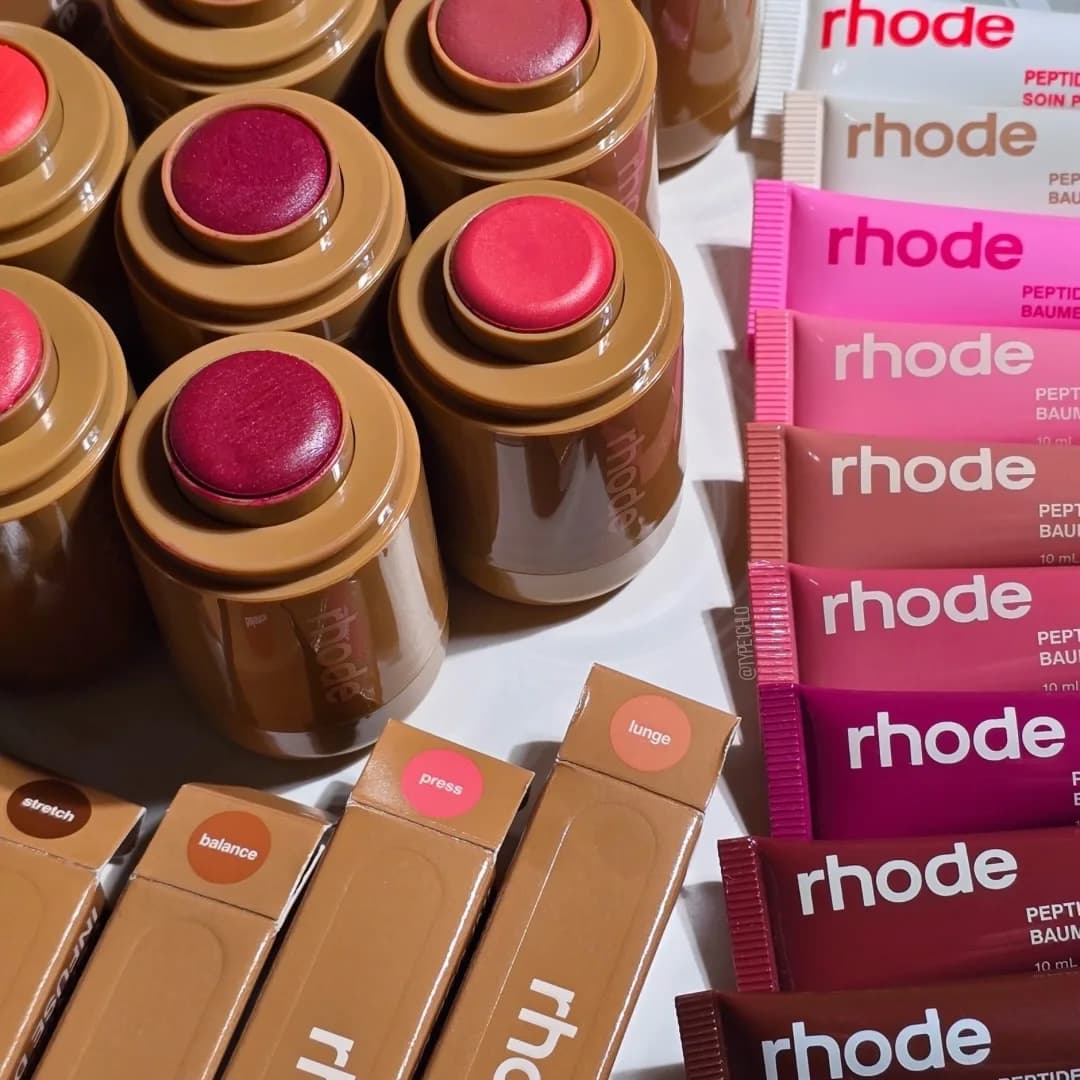 Baume à lèvres RHODE Pretzel Sweet Pea Caramelized Banana, gloss lissant, nourrissant, soin hydratant pour les lèvres, maquillage quotidien pour femmes.
