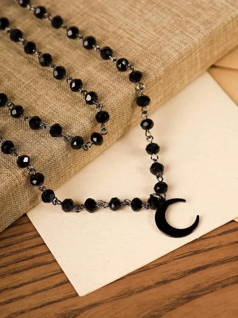 Tour de cou gothique en forme de croissant de lune noire, colliers de lune noire pour femmes, bijoux gothiques, cadeaux d'anniversaire de noël