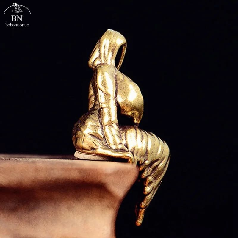 Nouvelle belle Statue fantôme Robe passionnante chenille de nuit en cuivre Figurine de bureau ornements horreur