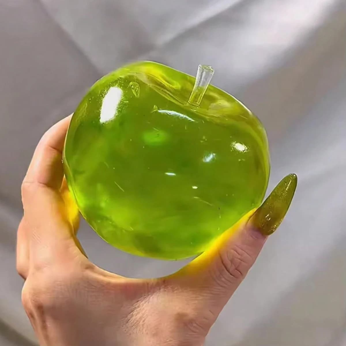 Faux fruits simulés, fausses pommes