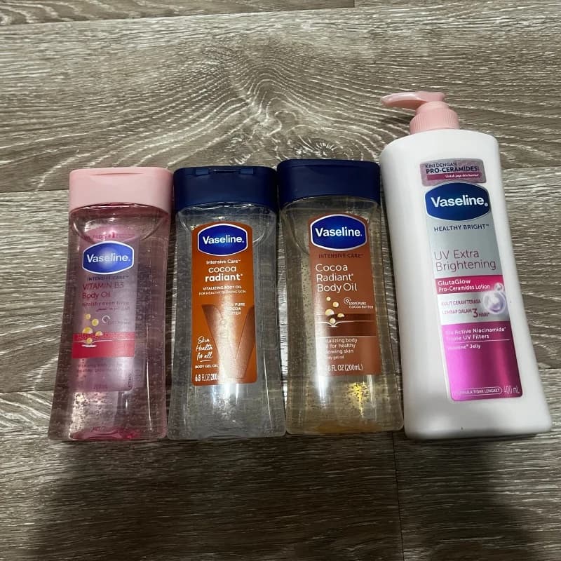 Lotion corporelle éclaircissante Vaseline UV Extra avec GLUTA-HYA, vitamine B3 et huile corporelle au cacao pour hydrater la peau