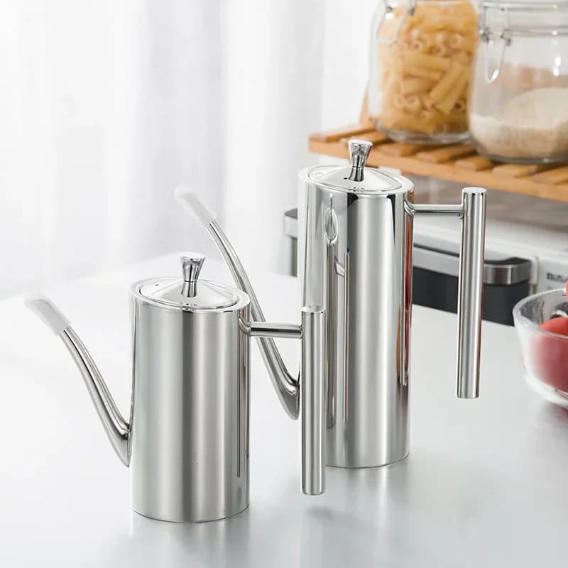 Boîte à huile en acier inoxydable 304, huile d'olive, soja aiss, pot d'huile, récipient d'assaisonnement étanche, stockage de cuisine, outil de cuisson, 500 et 700ml