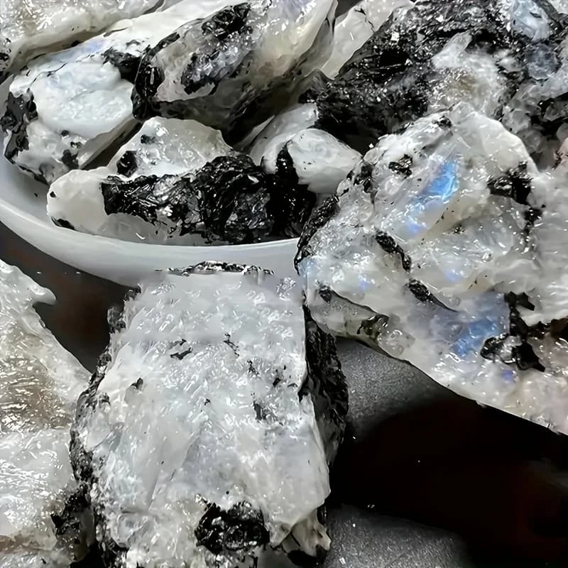 Pierre de lune bohème brute – Iridescente naturelle, idéale pour la décoration de la maison d'aromathérapie, cadeaux de yoga et collections minérales. Pierre de cristal