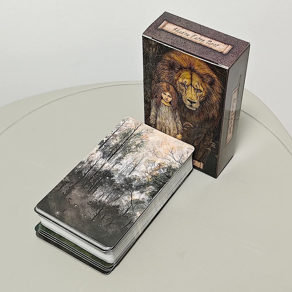 Shadow Fates Tarot Deck 78 pièces cartes sombres rentrées dans le folklore, le mythe et la sagesse de l'ombre-langue russe 10.3*6cm