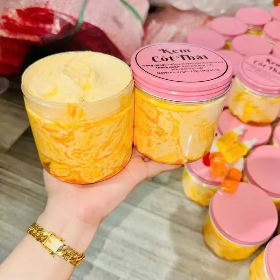 Lotion nourrissante hydratante pour peau sèche, hydratation longue durée, peau lisse et soyeuse, Kem Cot Thai Vang Cao Cap 200g