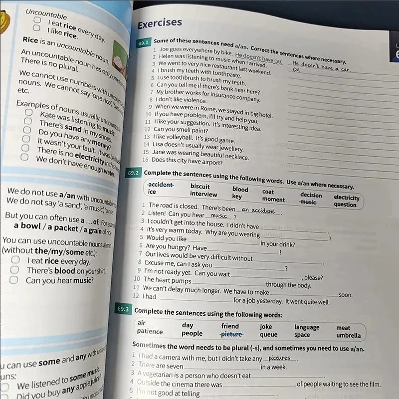 3 livres de grammaire anglaise élémentaire, grammaire anglaise essentielle avancée, livre d'exercices de préparation aux tests d'anglais, optionnel