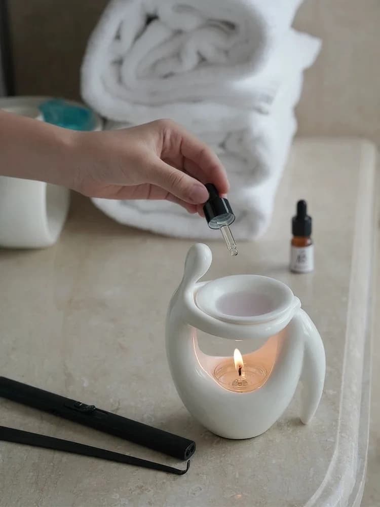 Brûleur d'huiles aromatiques en céramique en forme de corps humain, chauffe-cire et diffuseur de parfum pour décoration intérieure