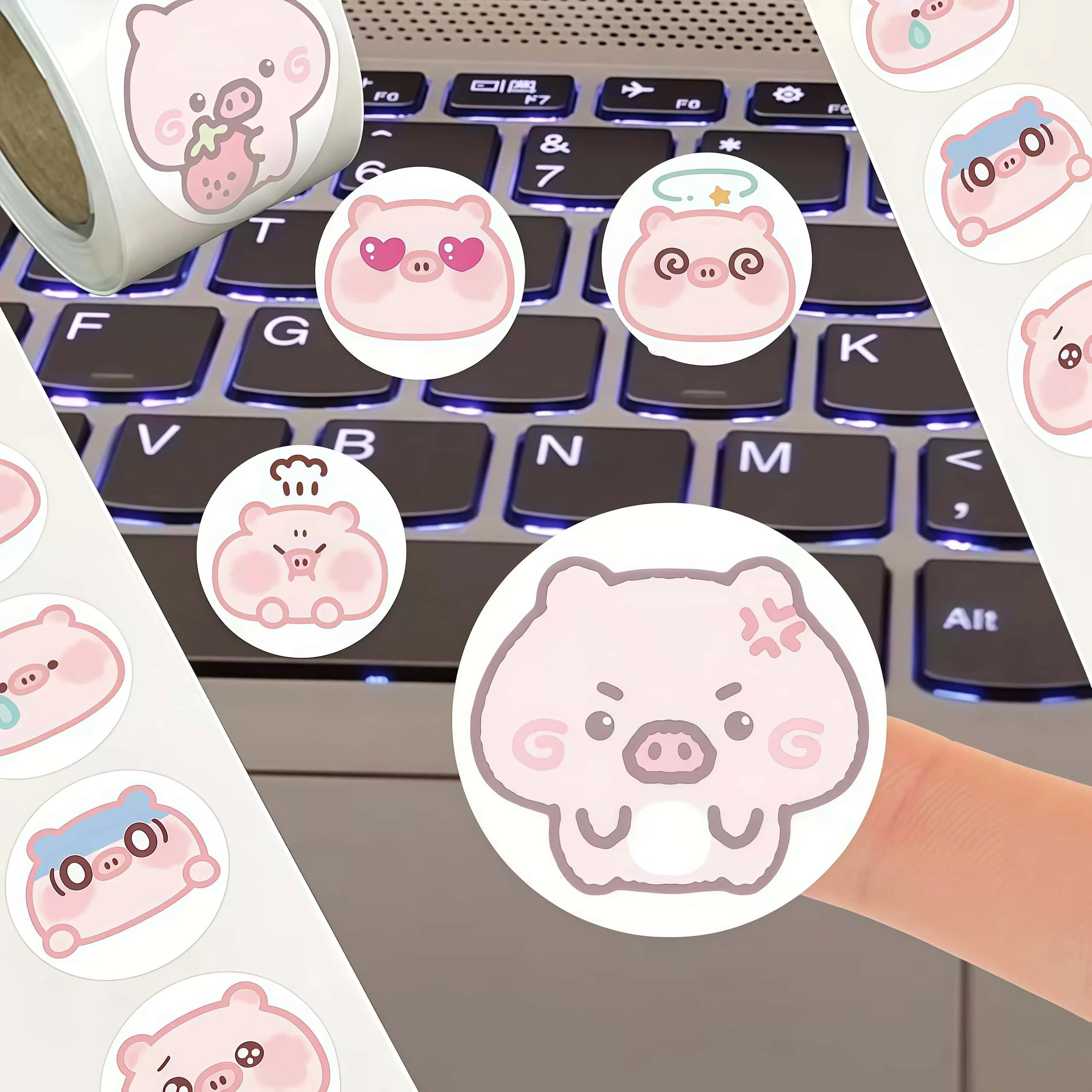 Rouleau d'autocollants cochon rose mignon, 500 pièces, autocollants ronds avec expressions adorables multiples pour la décoration, le bricolage et les cadeaux