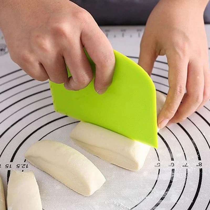 1 spatule à crème à gâteau en plastique, couteau à pâte, grattoir à beurre à bords lisses, outil de cuisson-essentiel pour un usage domestique
