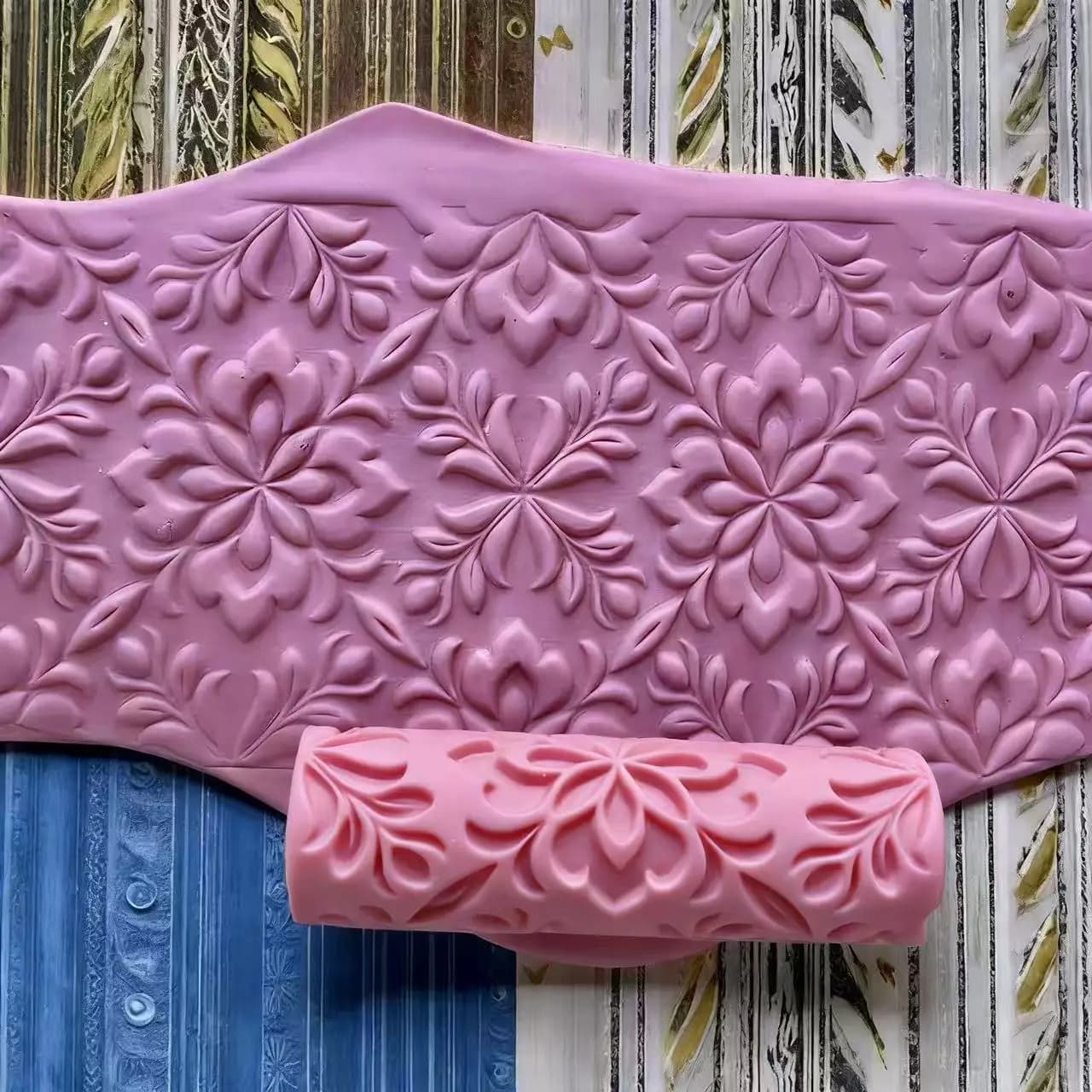 Rouleau à motifs en forme de rose, fabriqué avec une surface en argile texturée, design floral exquis, adapté à la céramique et à l'argile polymère, et