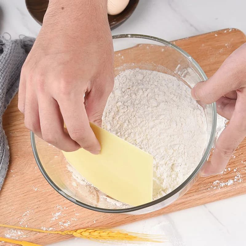 1 spatule à crème à gâteau en plastique, couteau à pâte, grattoir à beurre à bords lisses, outil de cuisson-essentiel pour un usage domestique