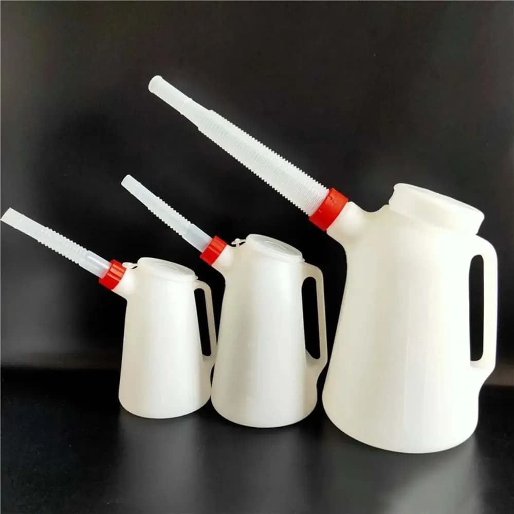 Récipient de mesure d'huile en plastique 1,2-5L avec bec verseur, pot à huile portable pour le remplissage d'huile de véhicules, motos et garages