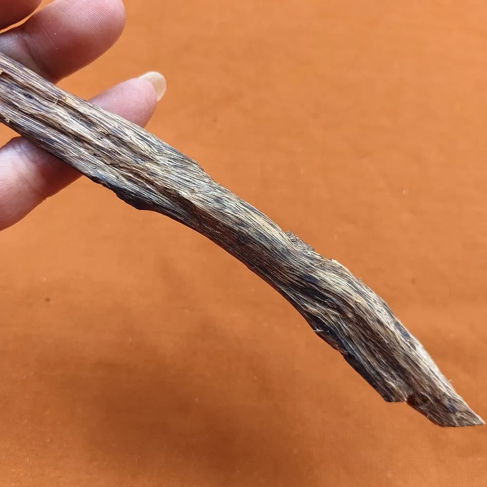 Encens authentique chinois Kynam 28g à l'huile noire naturelle pour la décoration de la maison, la méditation, le yoga et les senteurs spirituelles.