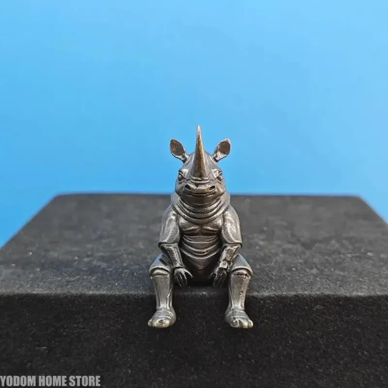 Figurine de rhinocéros assis en laiton antique, modèle rétro en métal réaliste, miniature d'animal, décoration de bureau, jouet de collection, ornement