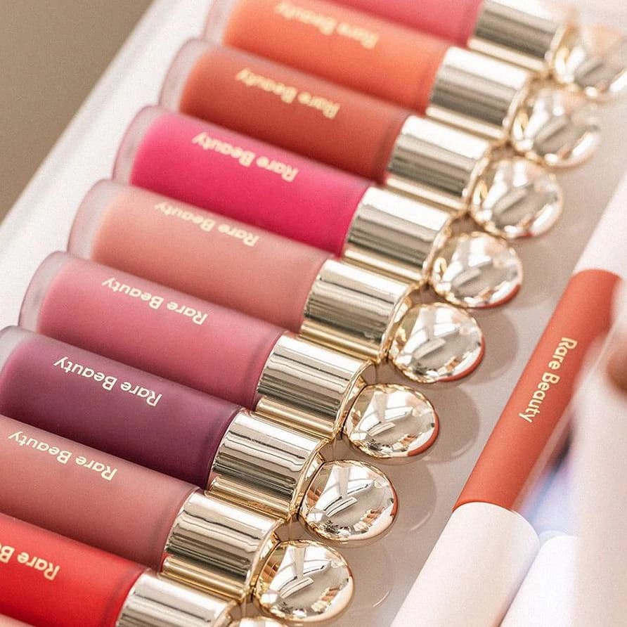 Rare Beauty Soft Pinch Liquid Blush, blush liquide doux et soyeux, se glisse facilement sur la peau, longue tenue, maquillage volumateur, espoir, amour, vertu, bonheur, merveille, valeur