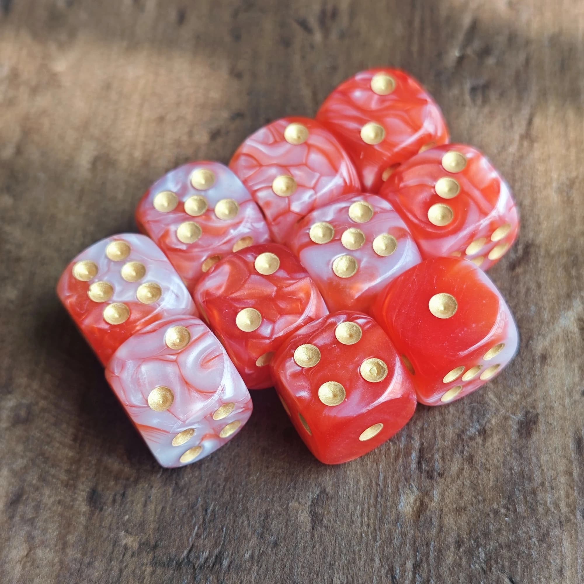 Jeu de dés D6 à Points rouges et blancs de 16MM
