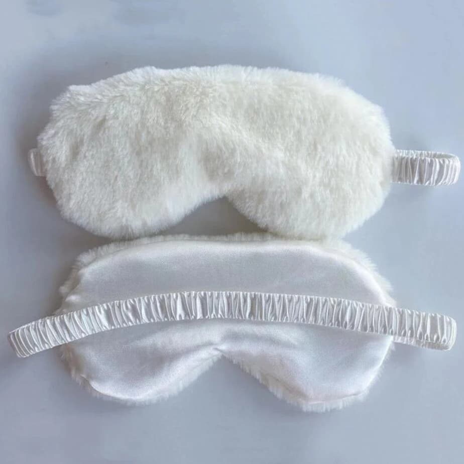 Masque de sommeil en peluche doux avec les yeux bandés, masques pour les yeux mignons, couverture de nuage d'amour, masque en peluche pour la sieste, couverture de santé pour les yeux