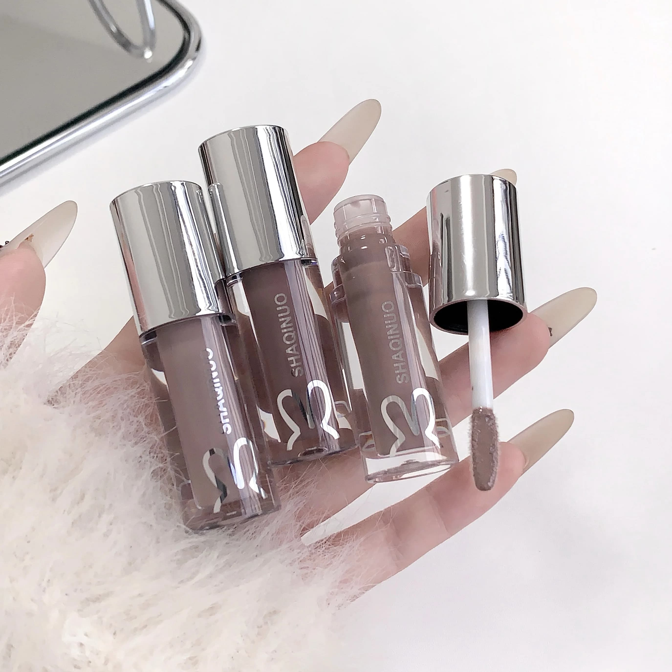 SHAQINUO eau lumière miroir brillant à lèvres hydratant durable noir froid argent gris nacré fin mousseux rouge
