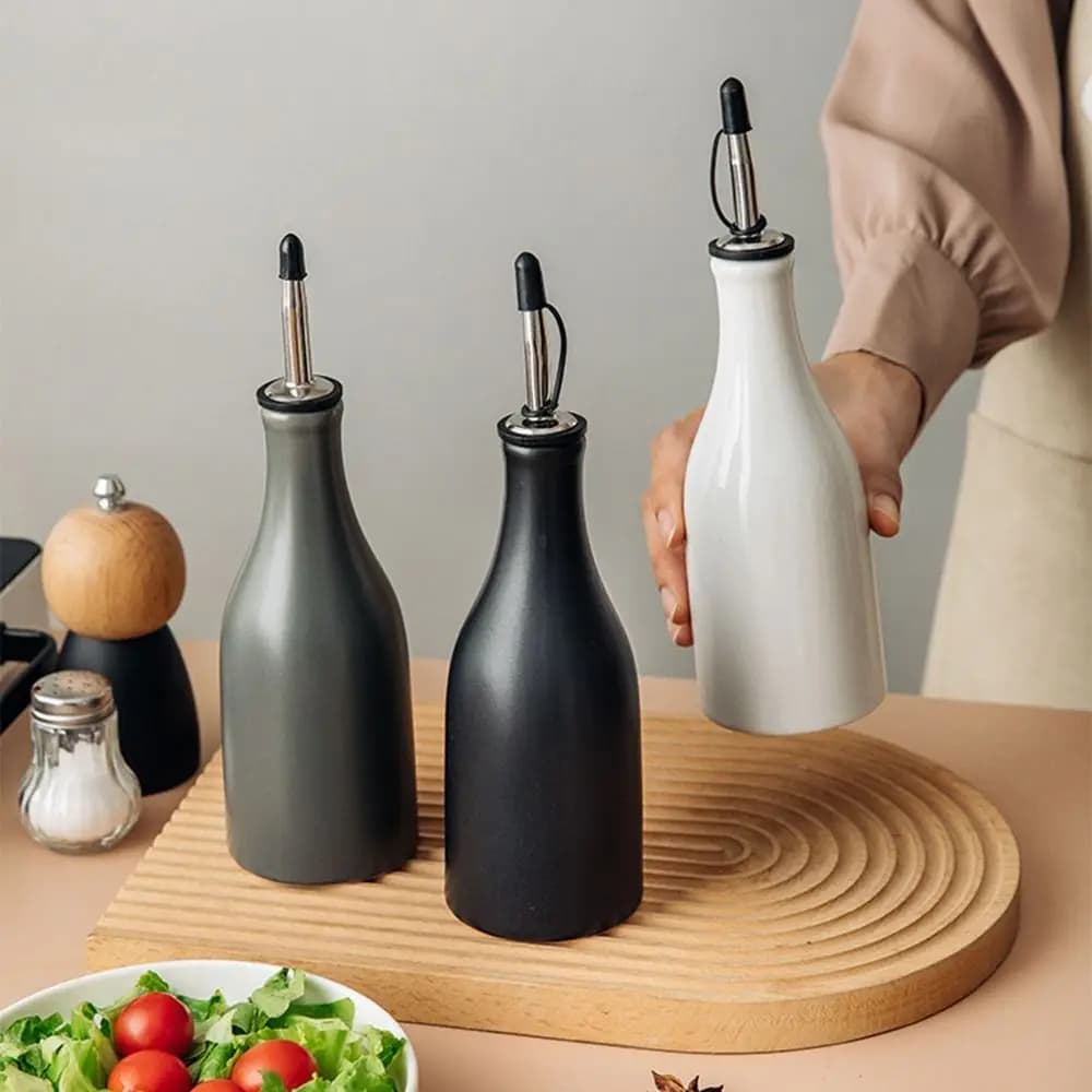 Bouteille distributrice d'huile d'olive en céramique anti-oxydation, design moderne, vide, avec bec verseur pour cuisine et étiquettes adhésives