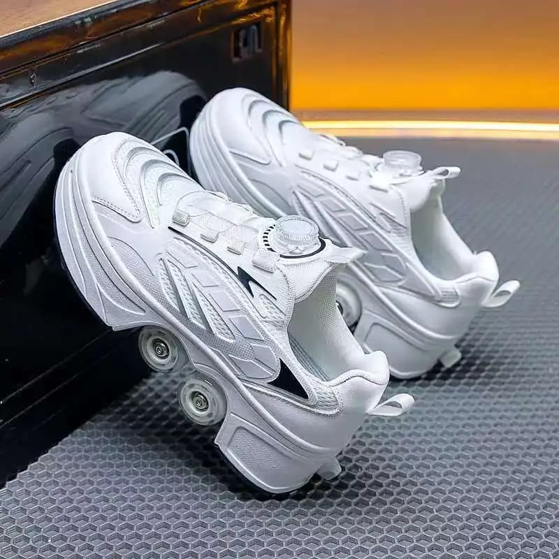 Nouveaux grands patins à roulettes rétractables à quatre roues, parfaits pour les sports de plein air et les activités de loisirs. Un excellent cadeau!