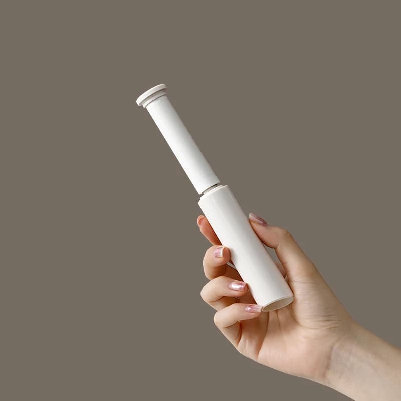 Mini rouleau à peluches Portable pour vêtements, épilation des poils d'animaux, pulls en laine sans statique, brosse de toilettage pour voiturettes